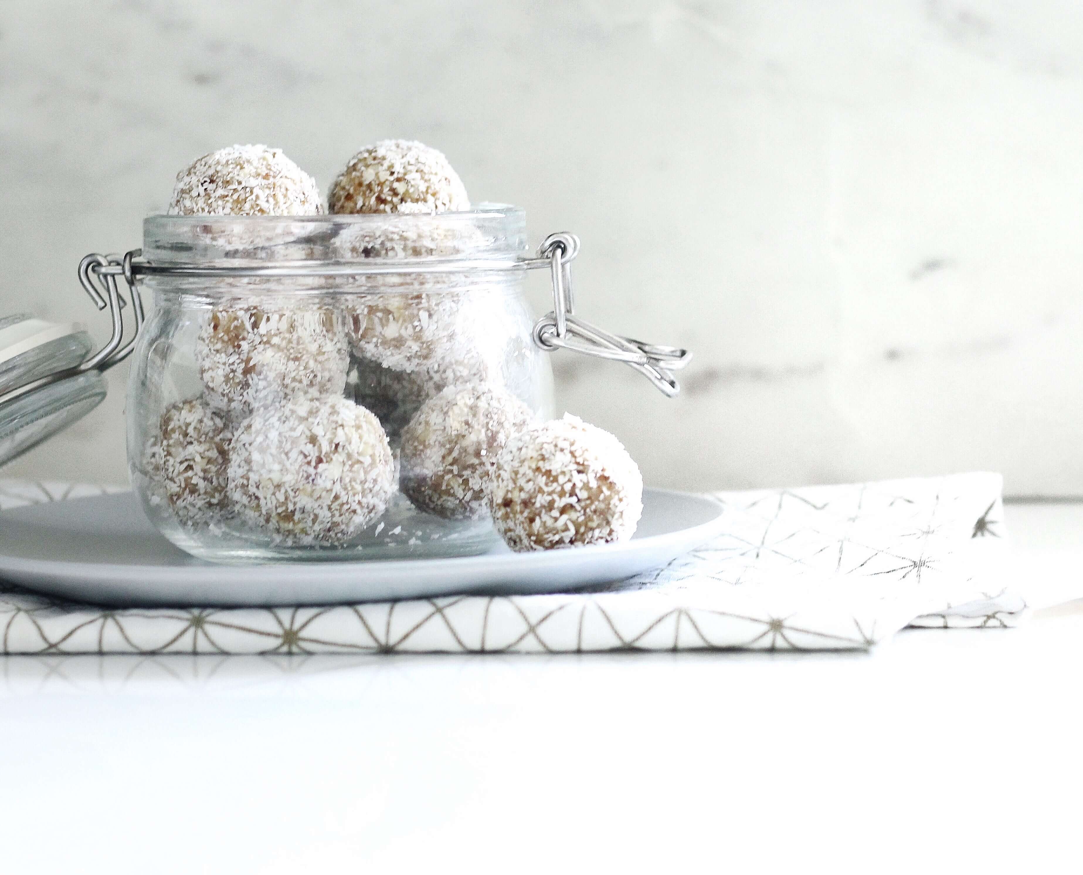 Lemon-cashew-coconut-balls