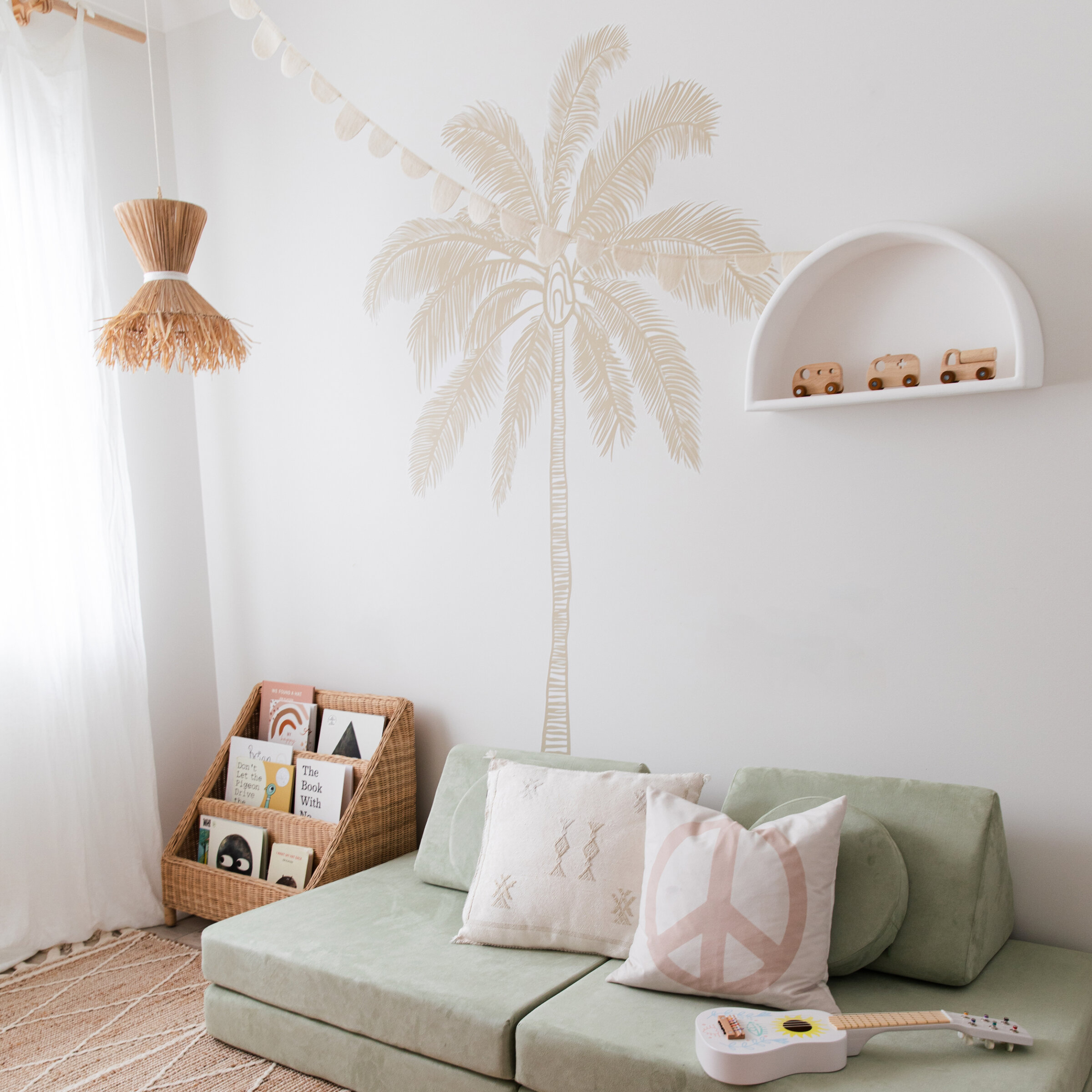 Palm-tree-decal-playroom-inspiration
